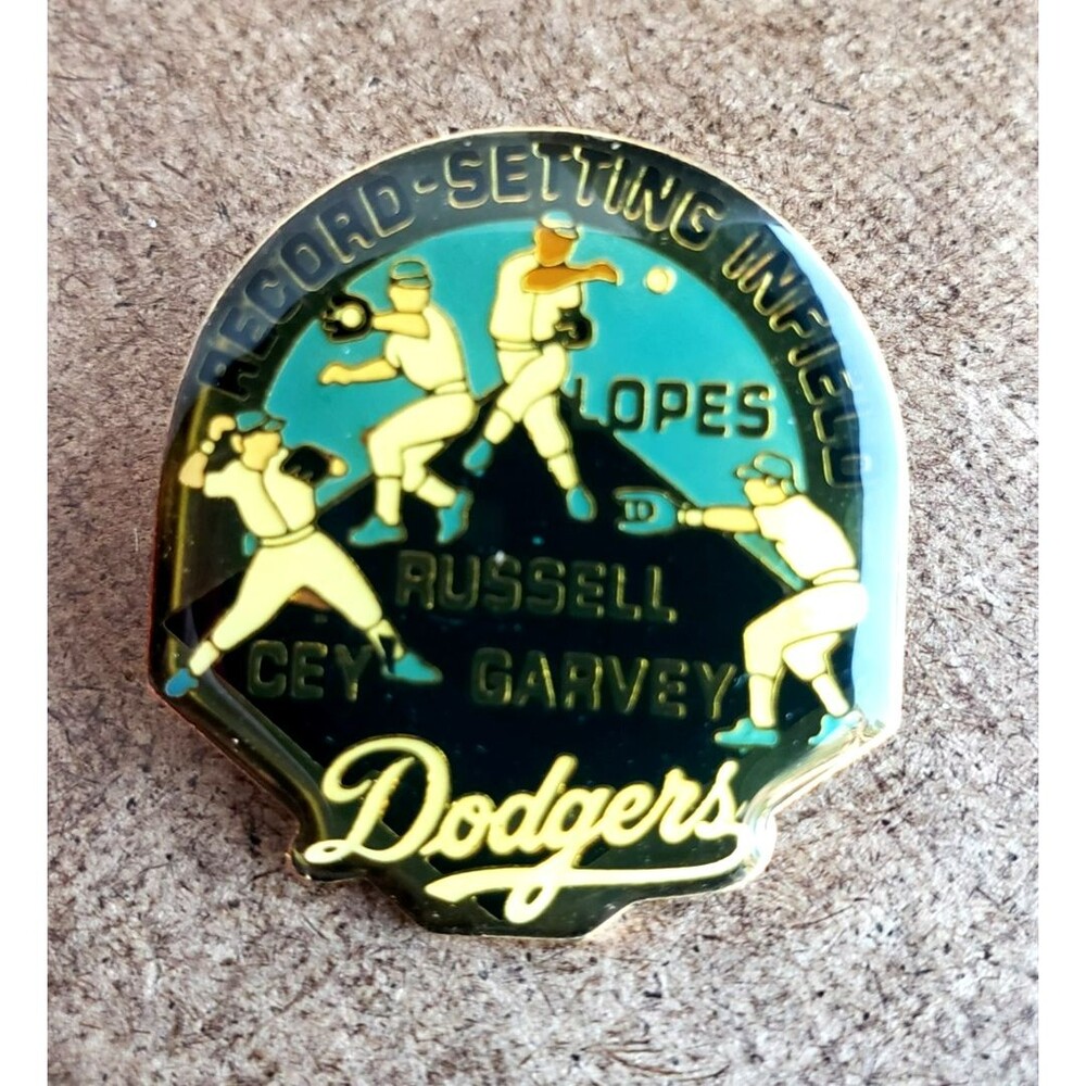 UNOCAL '76 GOLD PIN #1/6 DODGERS RECORD SETTING INFIELD CEY RUSSELL LOPES GARVEY